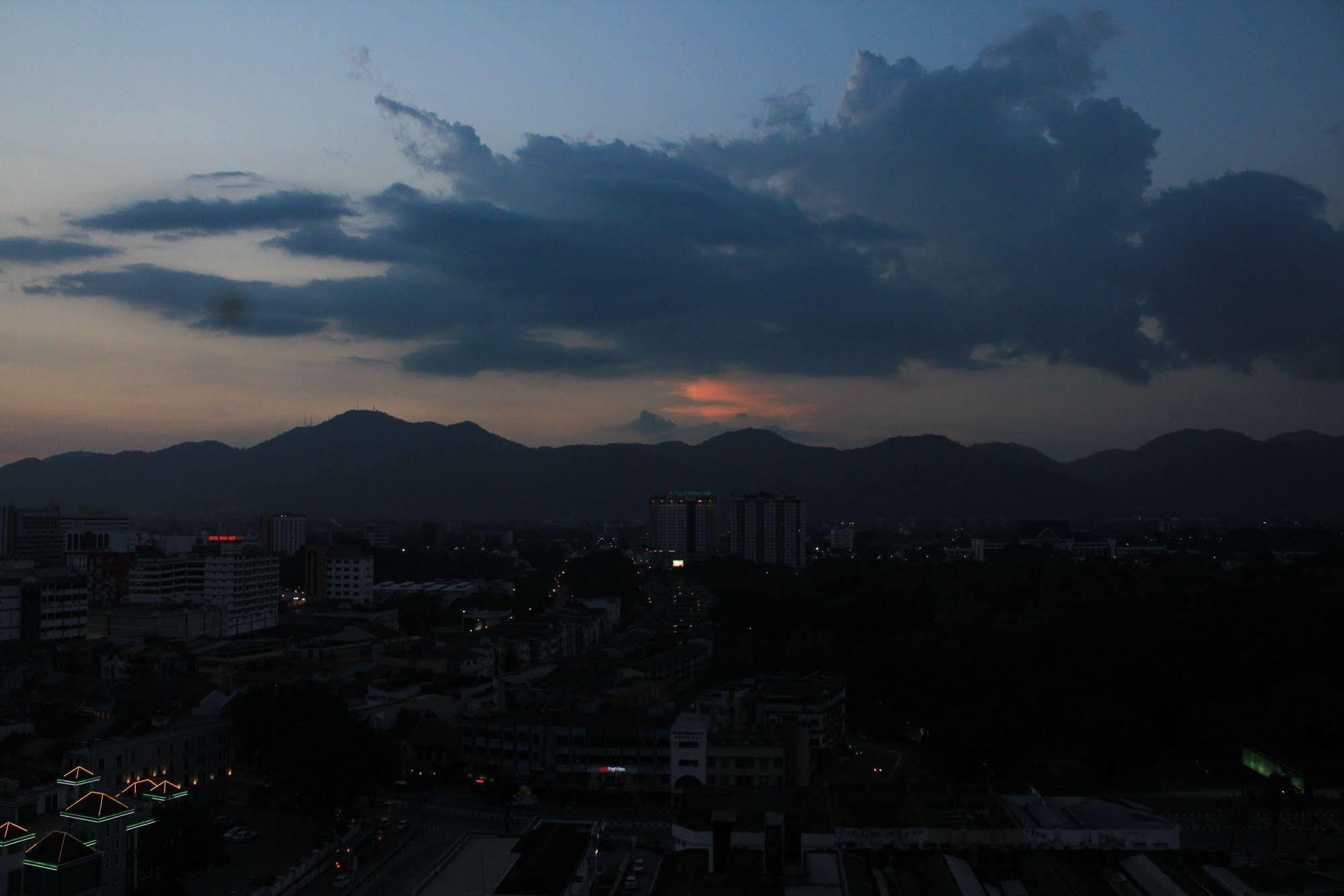 Tower Regency Hotel & Apartments Ipoh Bagian luar foto